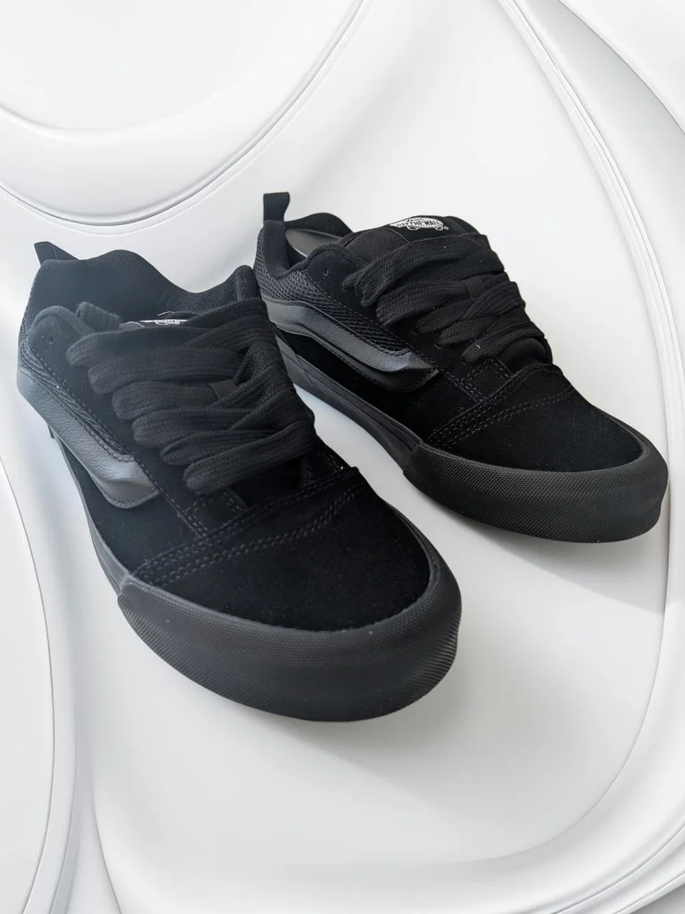 Vans Knu Skool Mens Size 8.5 Black Suede Chunky Skate Shoes Retro Y2K Sneaker